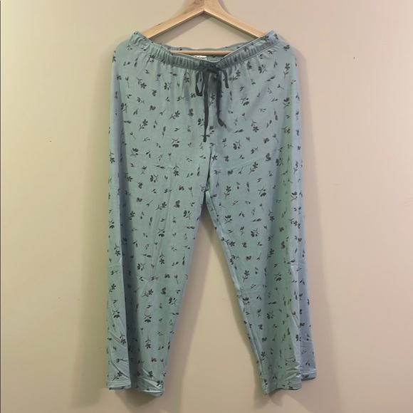 Floral Periwinkle Blue SUPER SOFT 🪻P.J. SALVAGE PAJAMA SET 💤 (S/P) - Picture 3 of 6